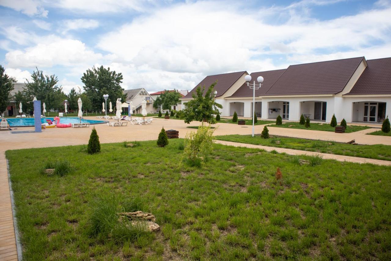 База Відпочинку "Сонячна" Primorskoje Exterior foto