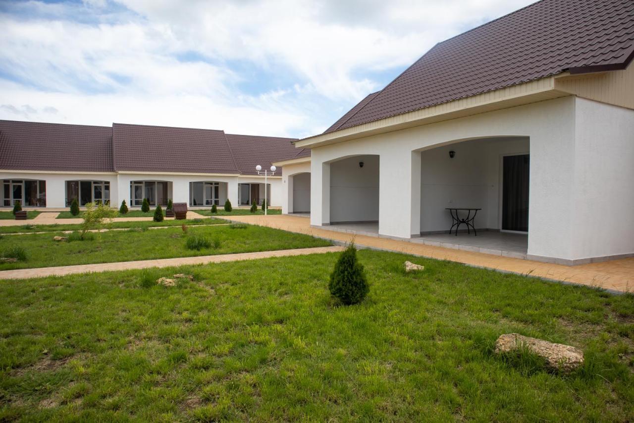 База Відпочинку "Сонячна" Primorskoje Exterior foto
