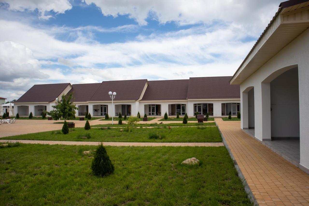 База Відпочинку "Сонячна" Primorskoje Exterior foto