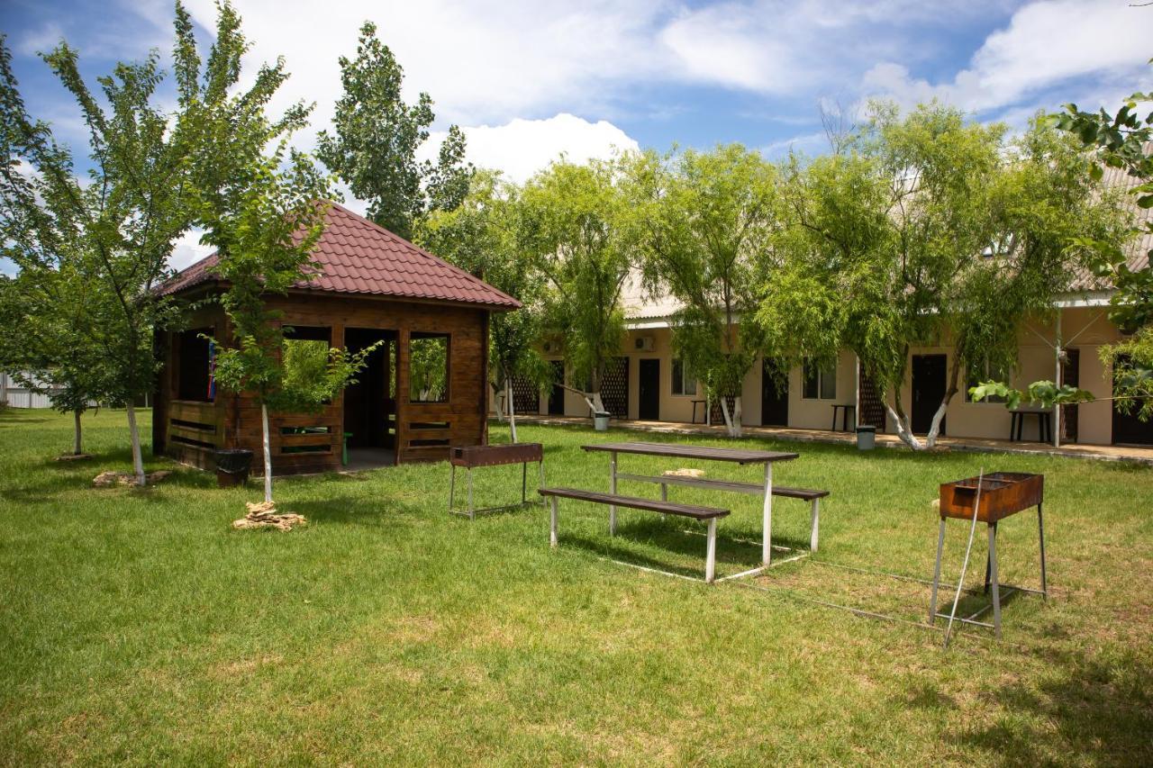 База Відпочинку "Сонячна" Primorskoje Exterior foto