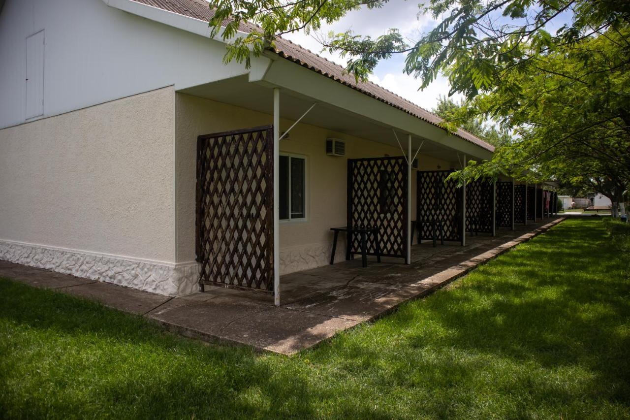 База Відпочинку "Сонячна" Primorskoje Exterior foto
