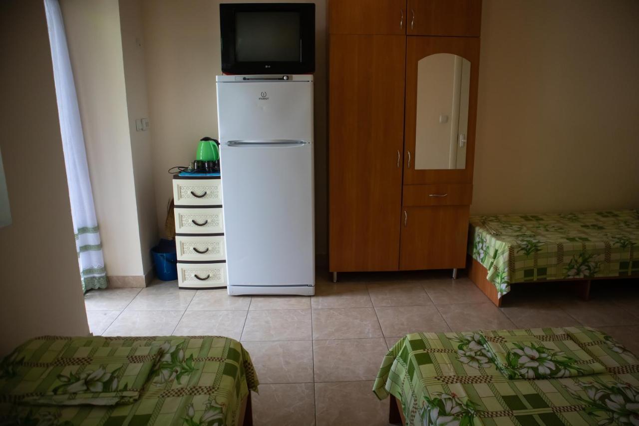 База Відпочинку "Сонячна" Primorskoje Exterior foto
