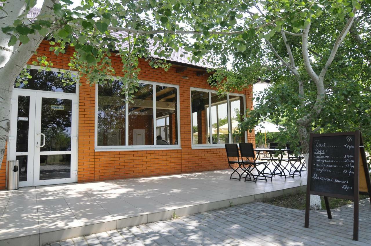 База Відпочинку "Сонячна" Primorskoje Exterior foto