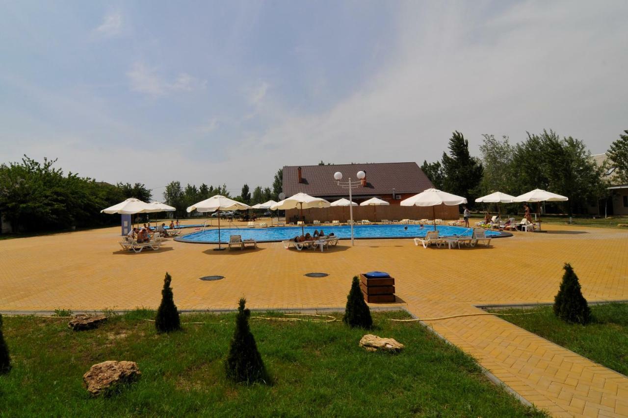 База Відпочинку "Сонячна" Primorskoje Exterior foto